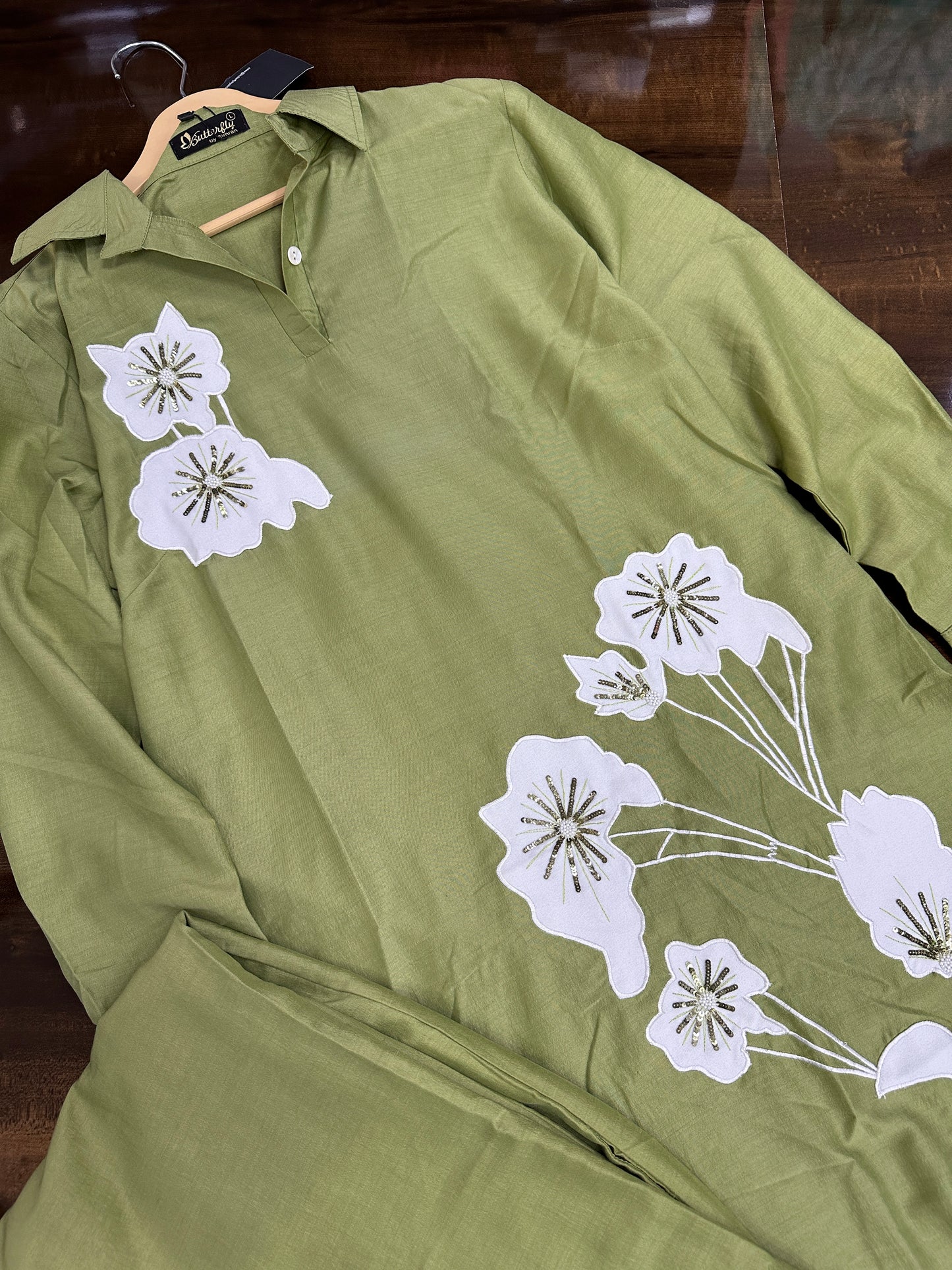 Collar style kurta set