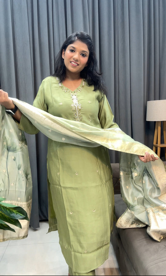 Siya Three Piece Set