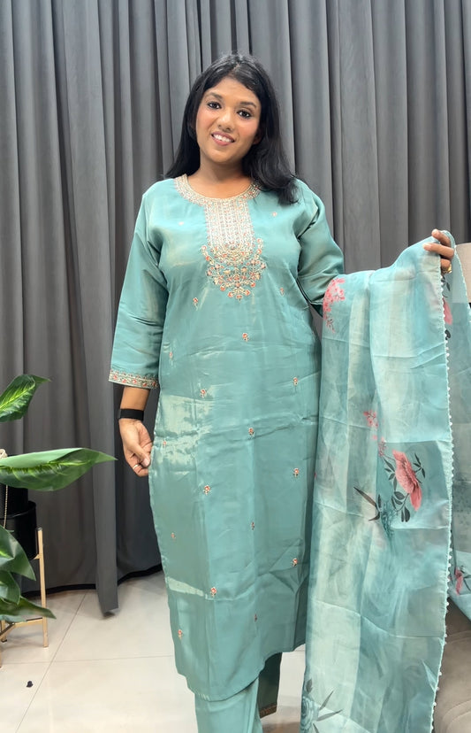 Jeeva Three piece set